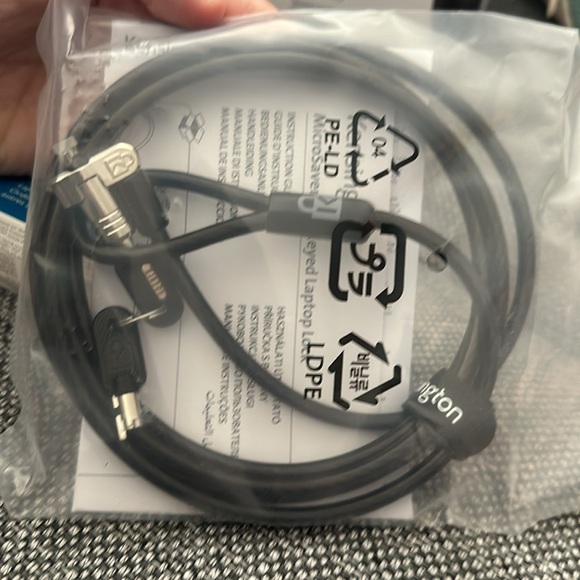 Kensington MicroSaver 2.0 Keyed Laptop Lock - Picture 3 of 3